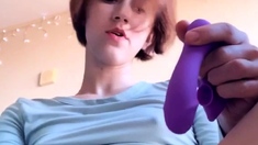 Amateur young teen solo masturbation on her livingroom